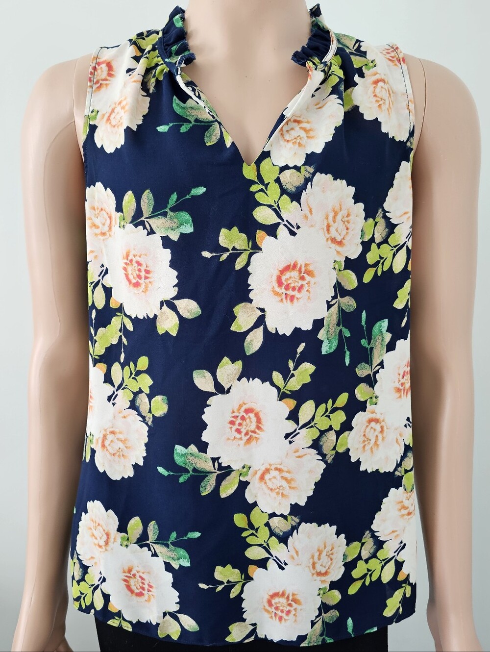 Rose + Olive Sleeveless Ruffel V-Neck Blouse | Size Medium